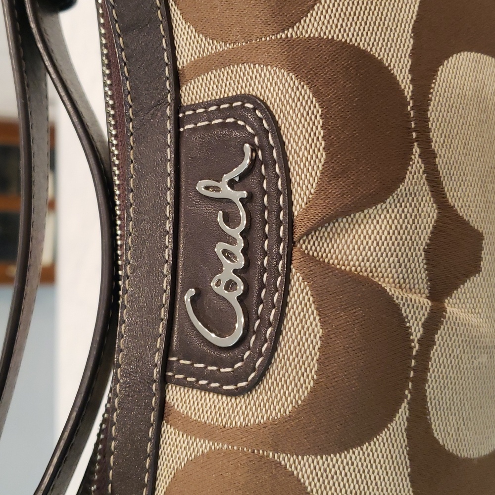 Coach Vintage Brown and Tan Signature Shoulder Bag - Picture 2 of 16
